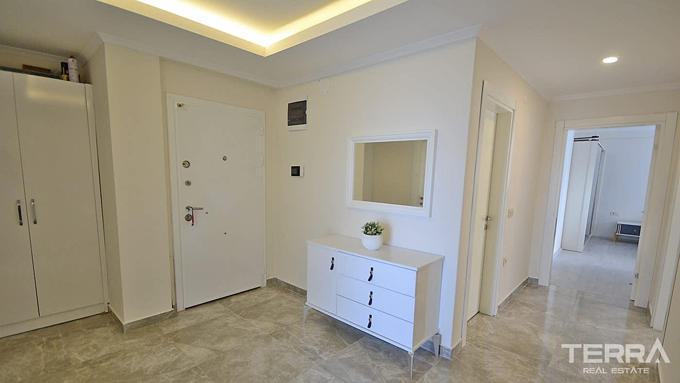 Fully Furnished Resale Alanya Apartment with Stunning Sea View - 84589