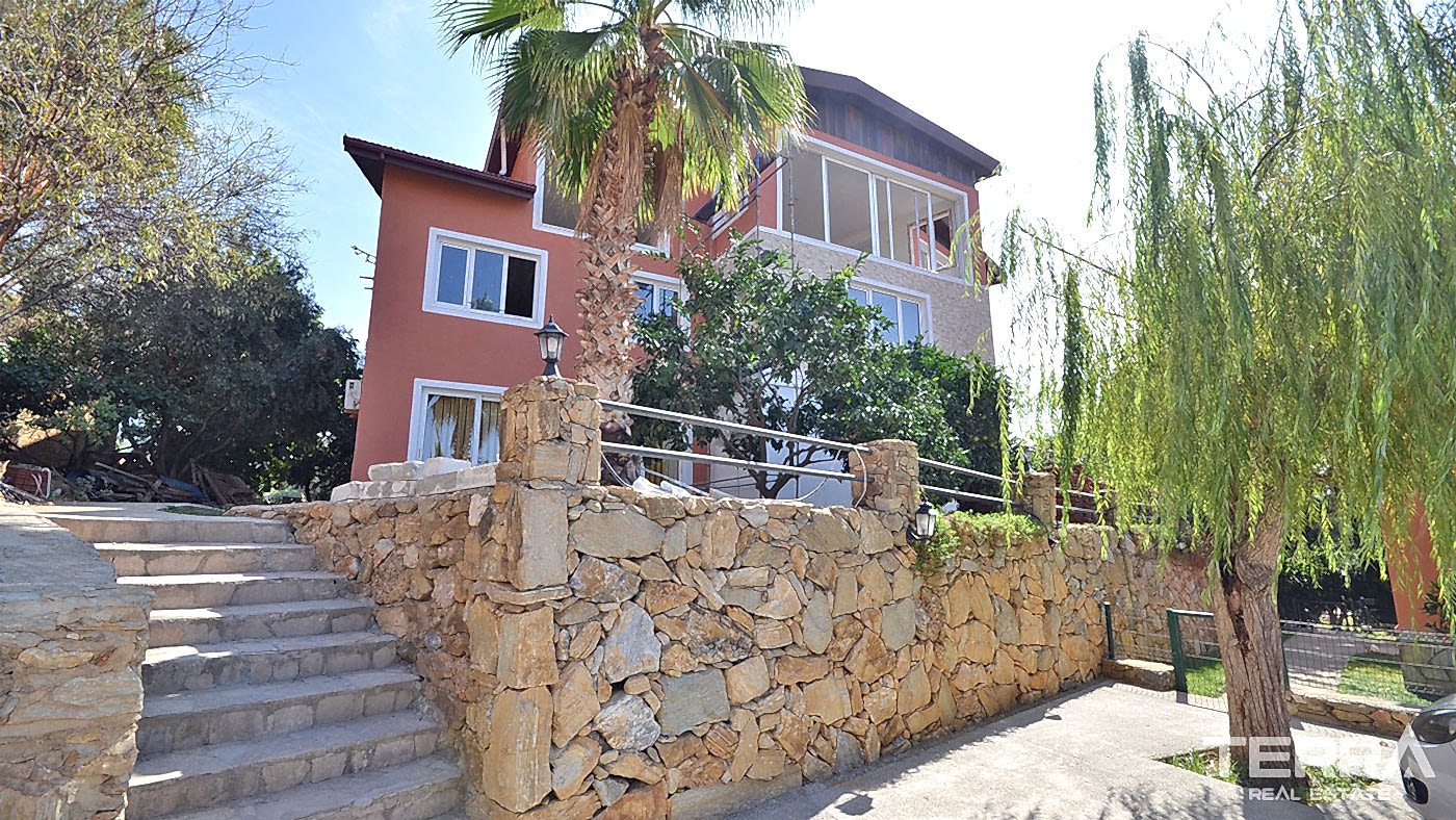 Three Resale Apartments in a Single Complex in a Tranquil Area of Oba