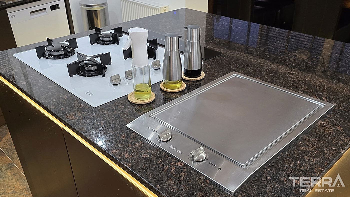 Three Resale Apartments in a Single Complex in a Tranquil Area of Oba - 109006