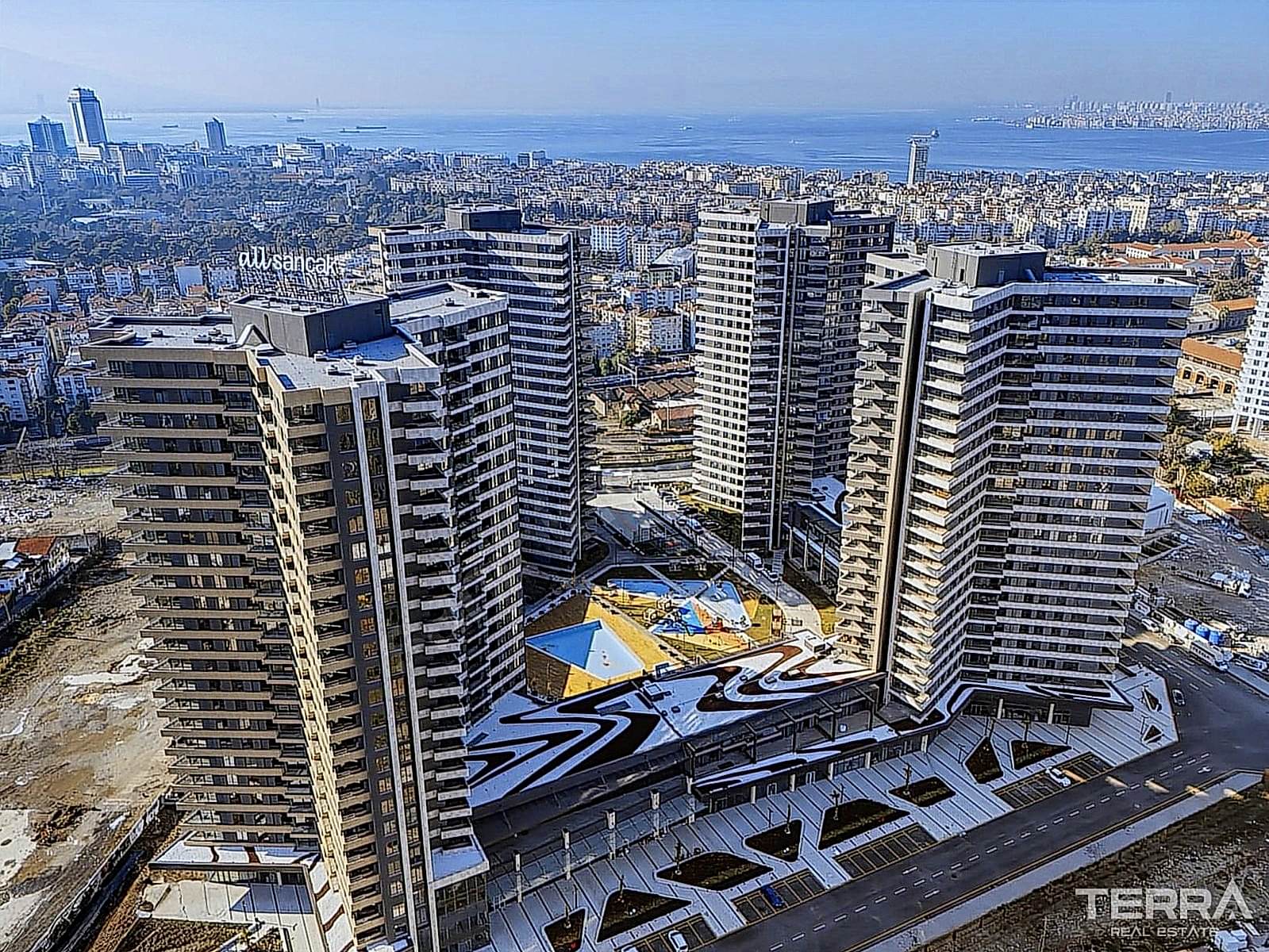 Centrally Located Apartments in Konak, Izmir, Turkey - 106364