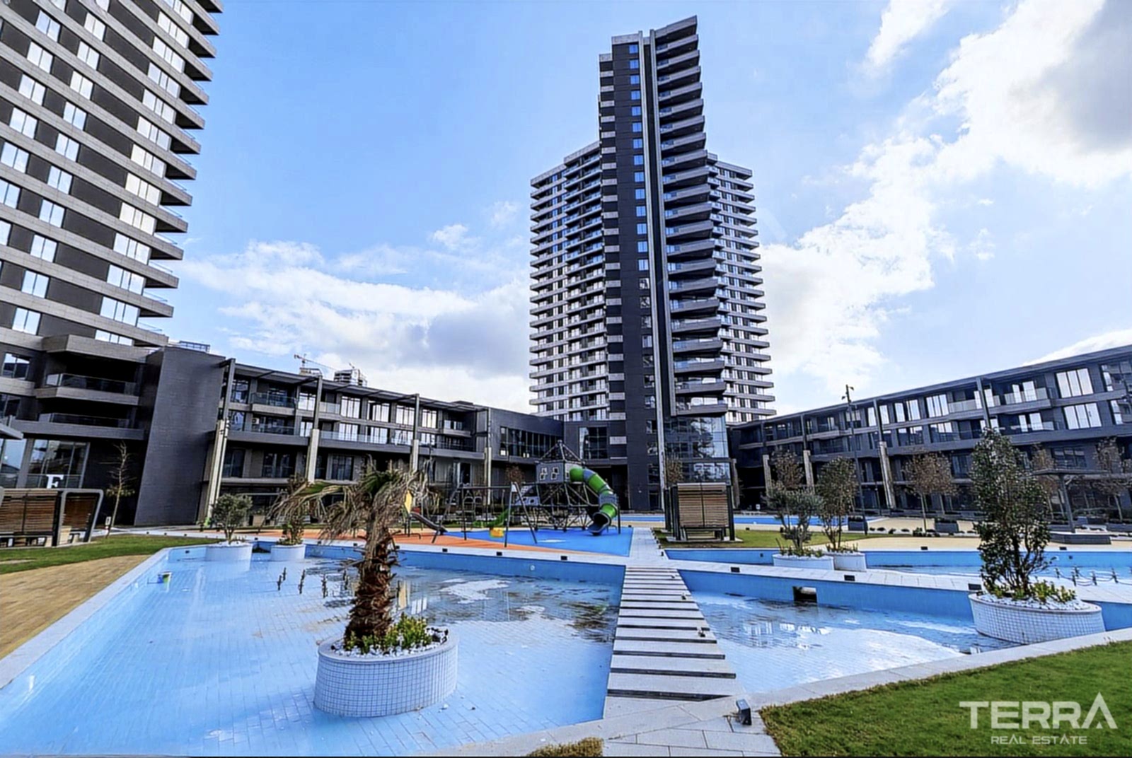 Centrally Located Apartments in Konak, Izmir, Turkey - 106371
