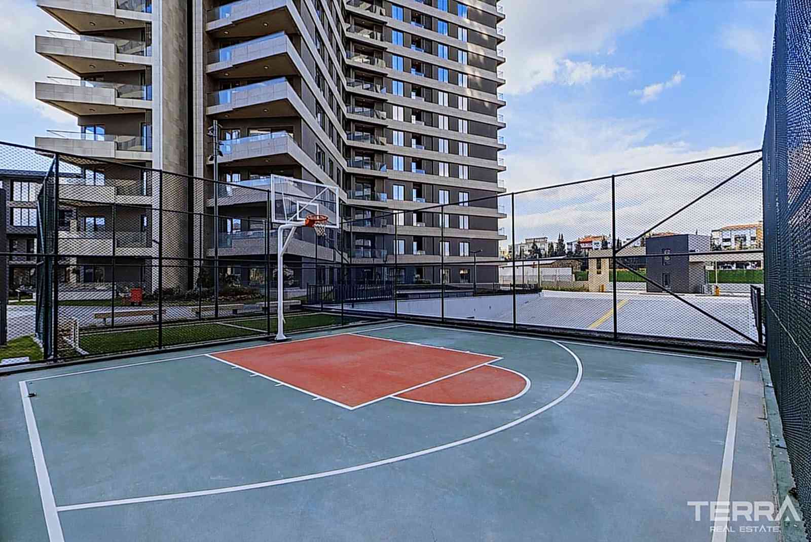 Centrally Located Apartments in Konak, Izmir, Turkey - 106373