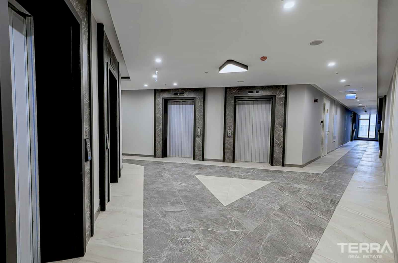 Centrally Located Apartments in Konak, Izmir, Turkey - 106375