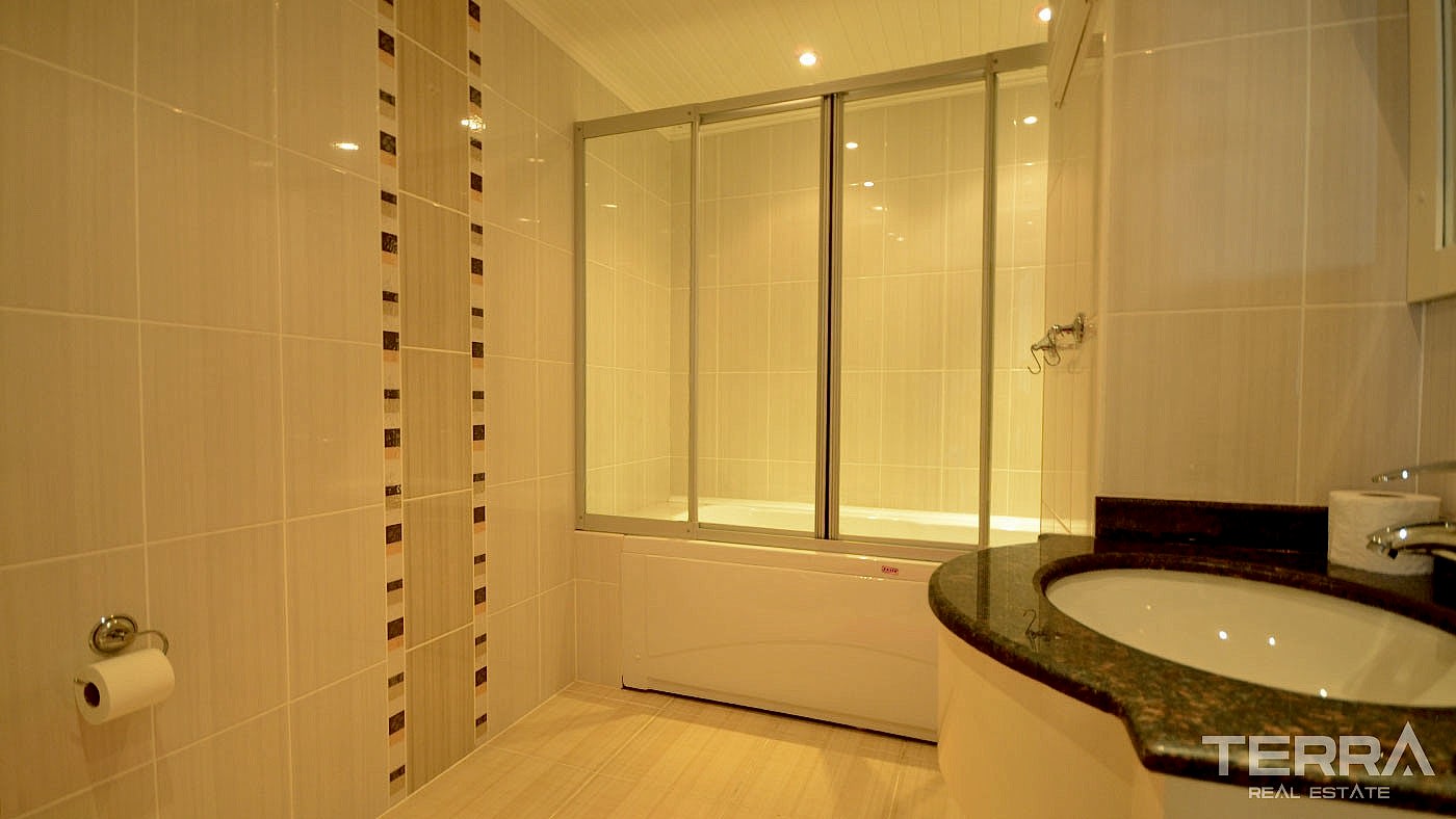 Apartment for Sale in Oba Crown Resort 3, Alanya, Turkey - 109651