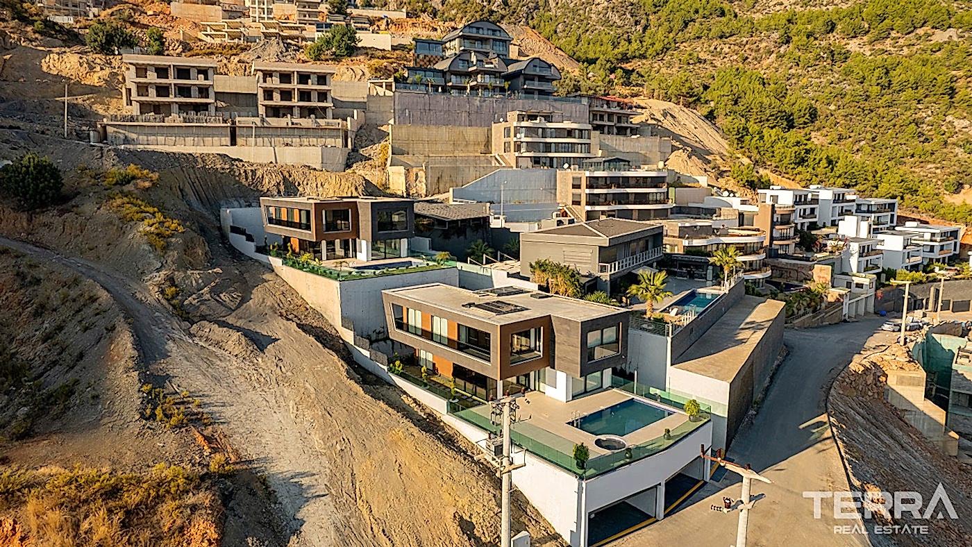 Sea View Villa for Sale in Tepe, Alanya, Turkey - 112970