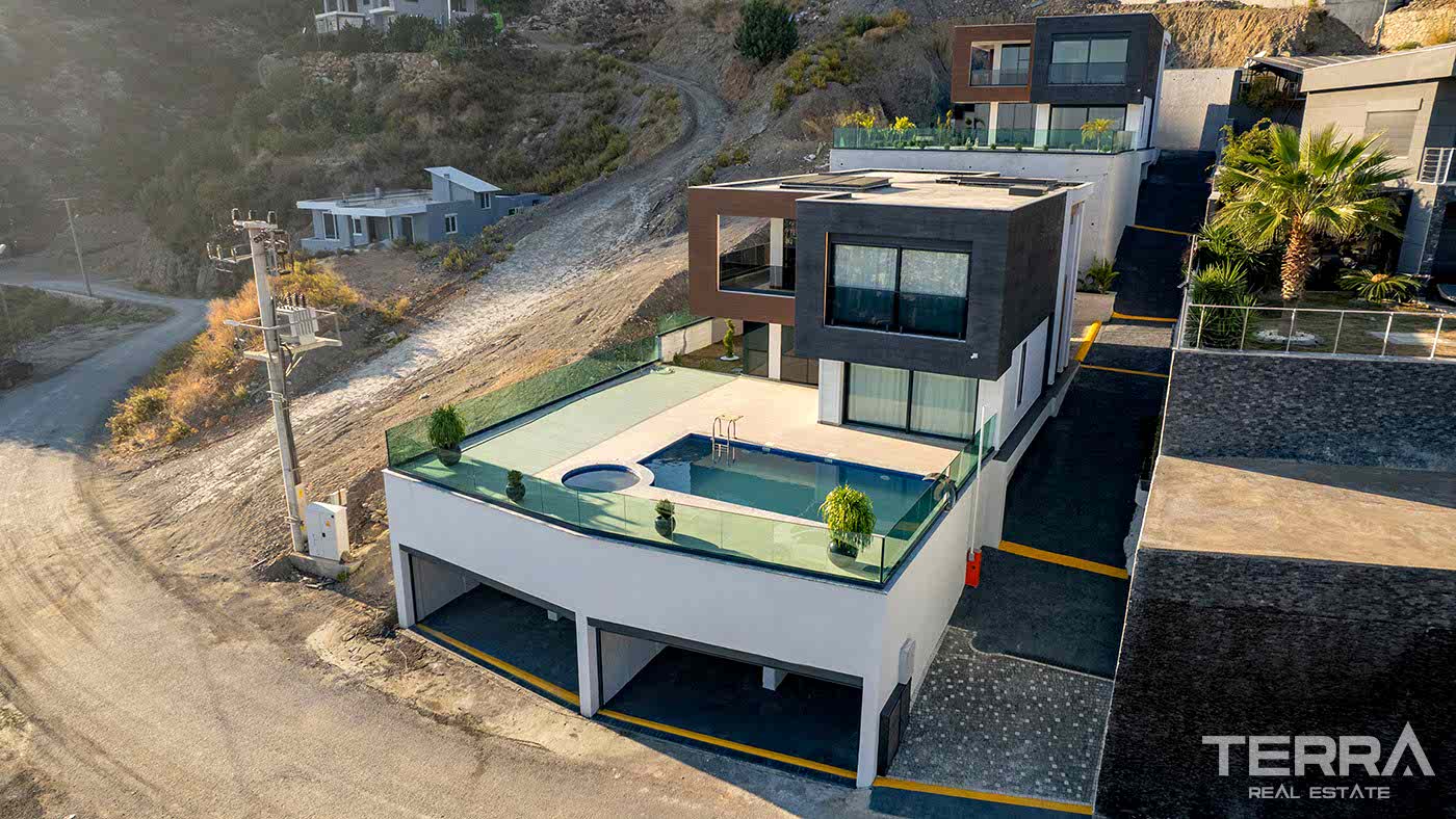 Sea View Villa for Sale in Tepe, Alanya, Turkey - 112972