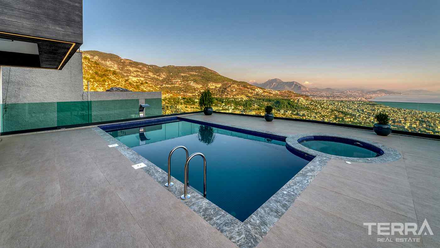 Sea View Villa for Sale in Tepe, Alanya, Turkey - 112975