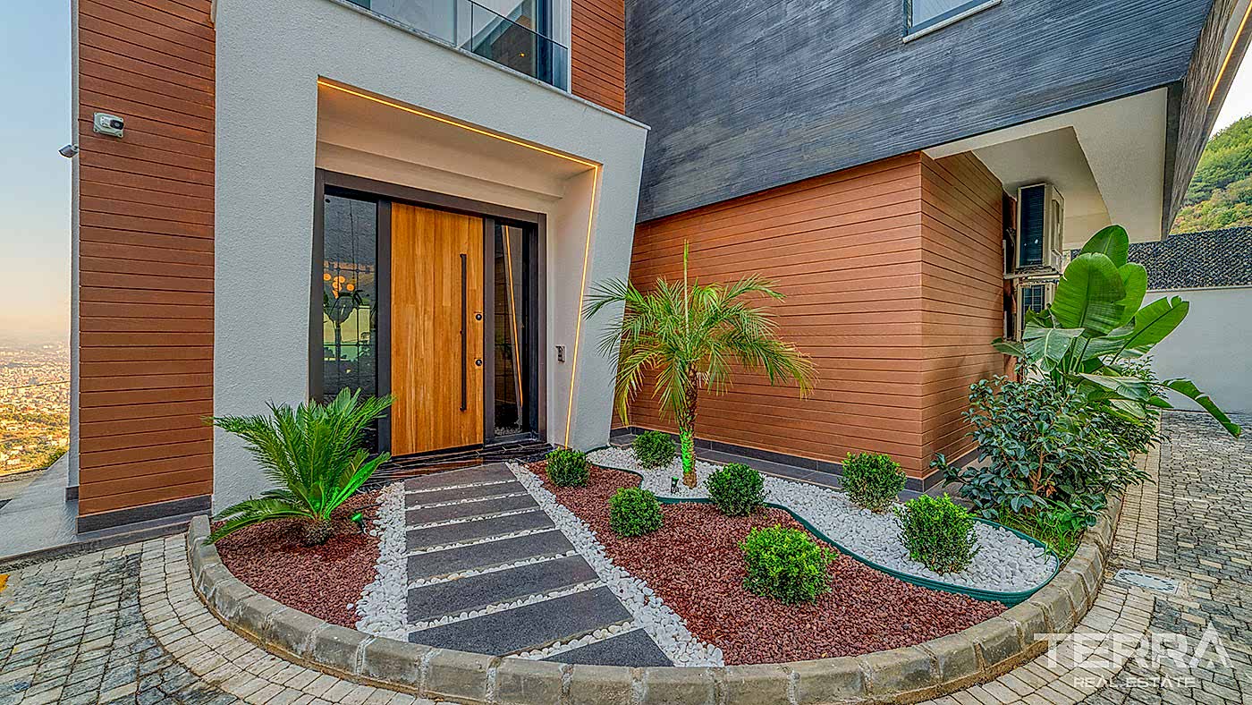 Sea View Villa for Sale in Tepe, Alanya, Turkey - 112976