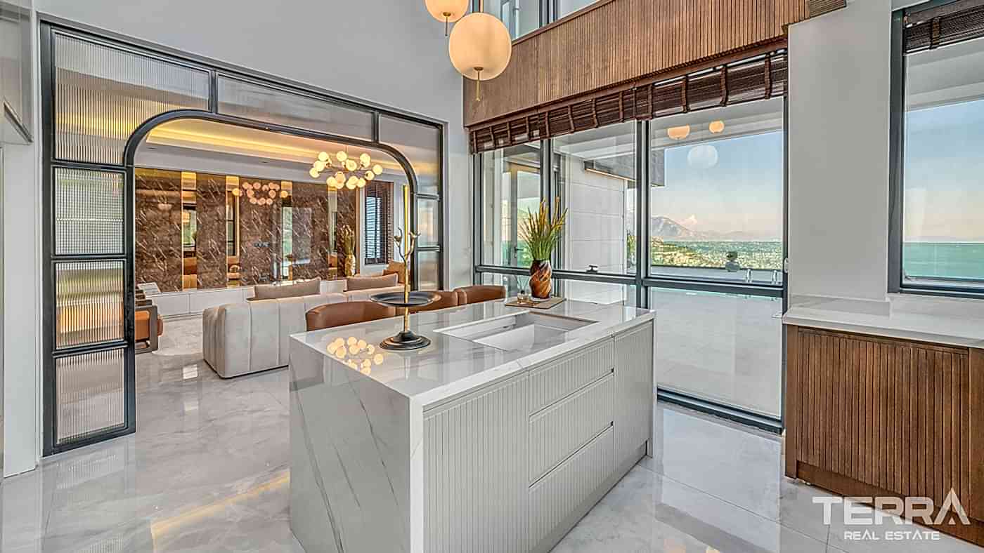 Sea View Villa for Sale in Tepe, Alanya, Turkey - 112986