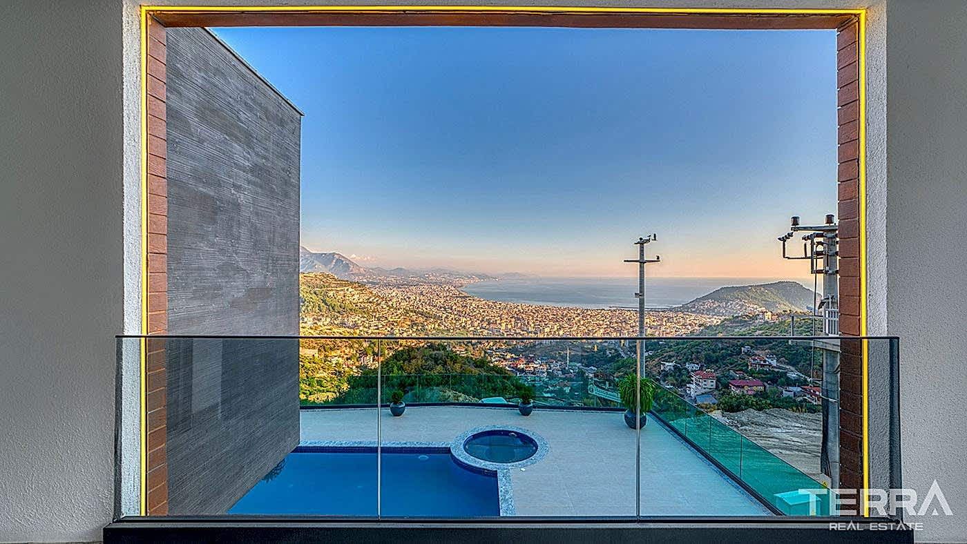 Sea View Villa for Sale in Tepe, Alanya, Turkey - 112992