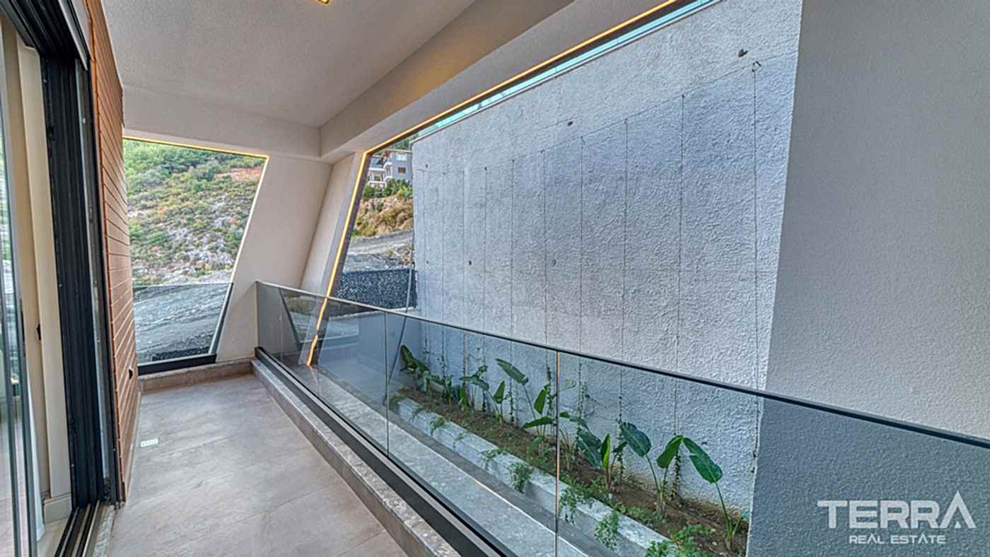 Sea View Villa for Sale in Tepe, Alanya, Turkey - 112995