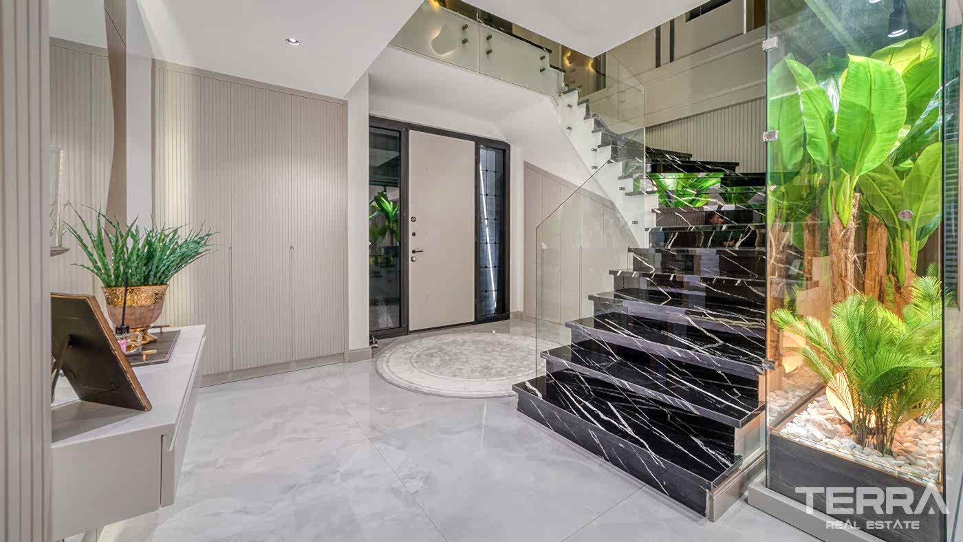 Sea View Villa for Sale in Tepe, Alanya, Turkey - 113002